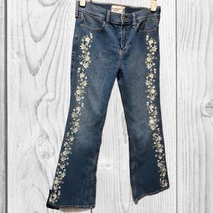 Abercrombie & fitch Embroidered White flowers Dark Blue Jeans size 11/12 long